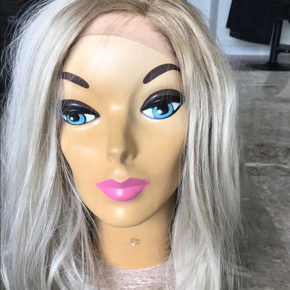 Aline platinum Wig
